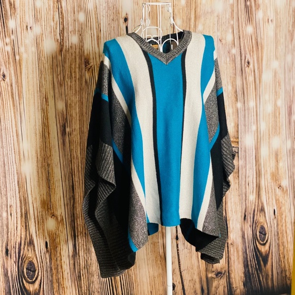 Ellen Tracy Sweaters - NWOT Ellen Tracy Poncho